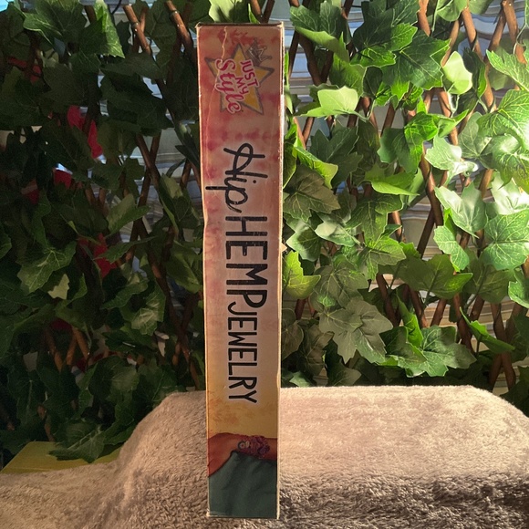 Just My Style Hip Hemp Jewelry Making Kit - Picture 4 of 8